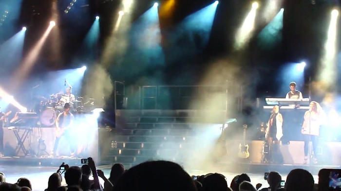 Entrance and All Night Long- Demi Lovato 04356