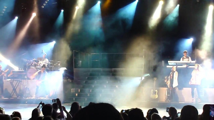Entrance and All Night Long- Demi Lovato 04365