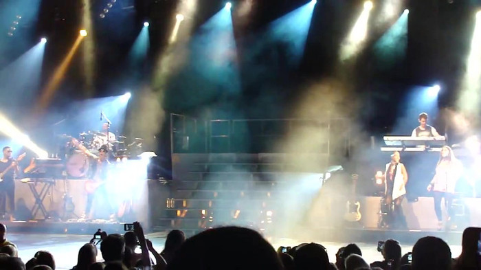 Entrance and All Night Long- Demi Lovato 04375