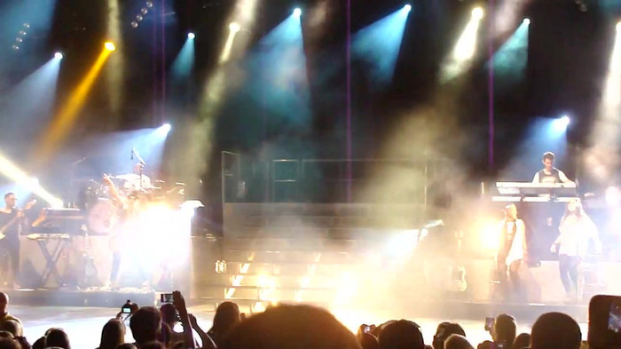 Entrance and All Night Long- Demi Lovato 04386