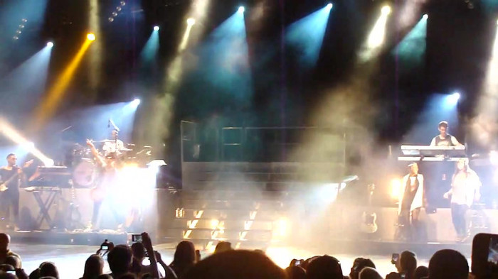 Entrance and All Night Long- Demi Lovato 04390