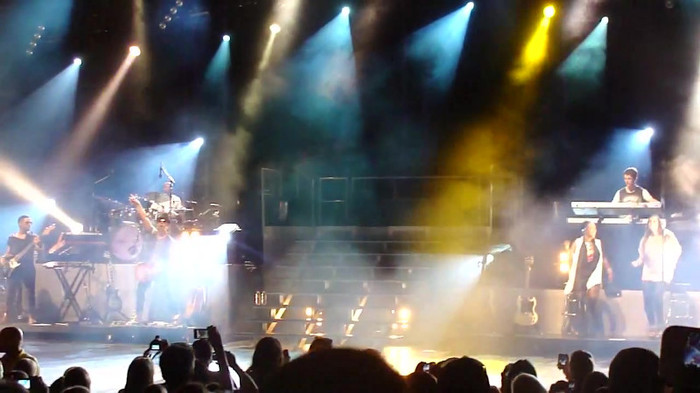 Entrance and All Night Long- Demi Lovato 04398