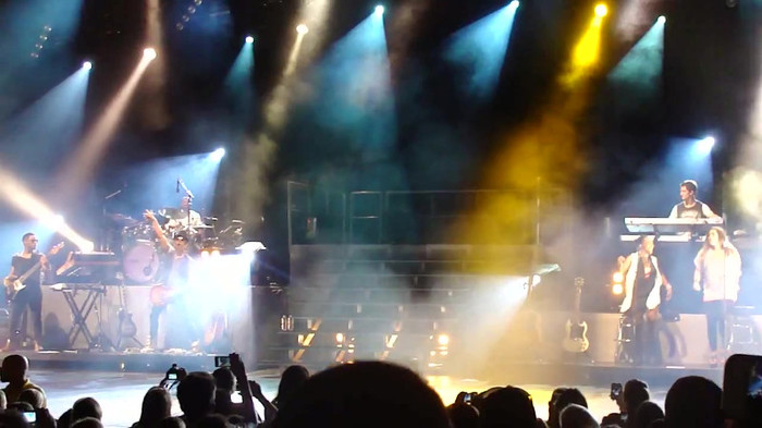 Entrance and All Night Long- Demi Lovato 04404