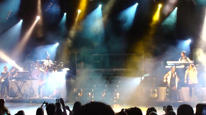 Entrance and All Night Long- Demi Lovato 04415