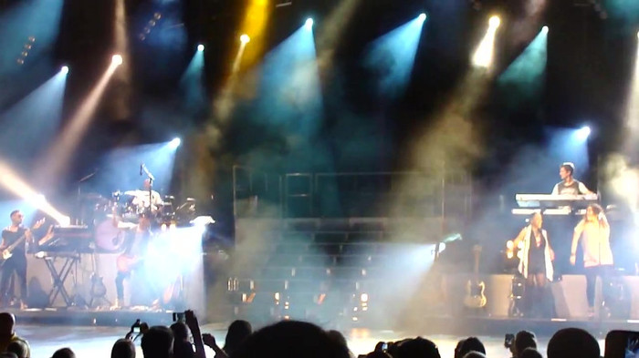 Entrance and All Night Long- Demi Lovato 04419