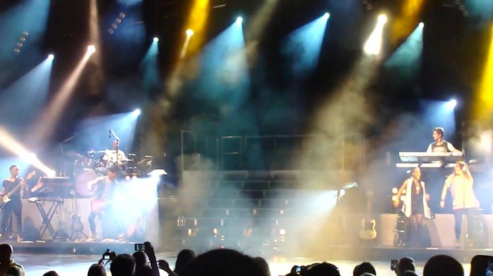 Entrance and All Night Long- Demi Lovato 04426