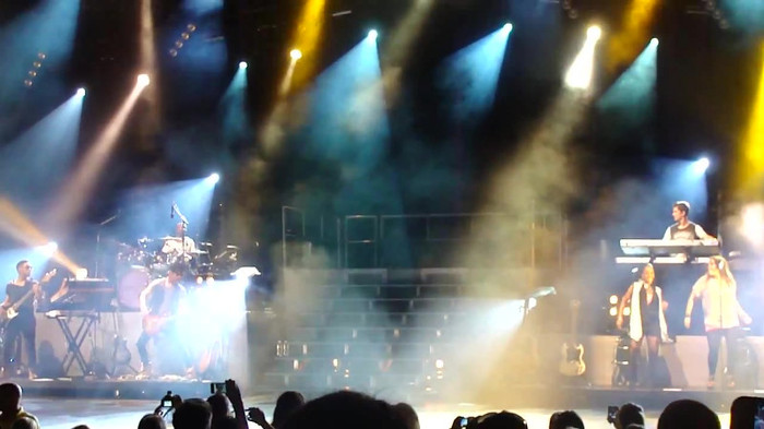 Entrance and All Night Long- Demi Lovato 04429