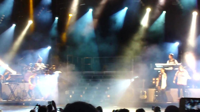 Entrance and All Night Long- Demi Lovato 04458