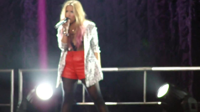 Entrance and All Night Long- Demi Lovato 05608 Entrance and All Night Long- Demi Lovato 05608