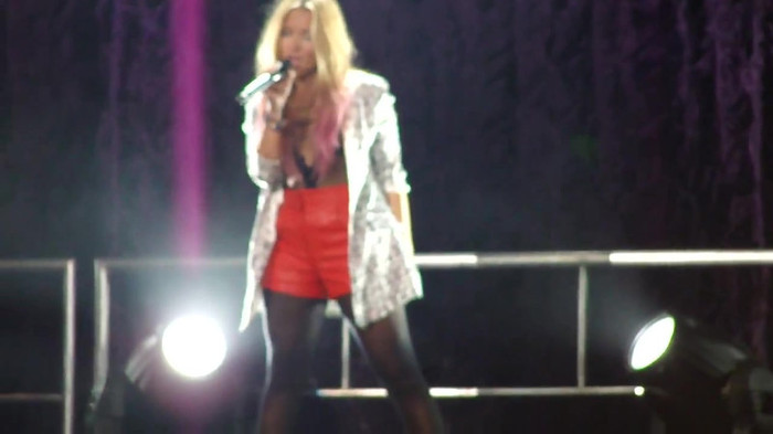Entrance and All Night Long- Demi Lovato 05616 Entrance and All Night Long- Demi Lovato 05616