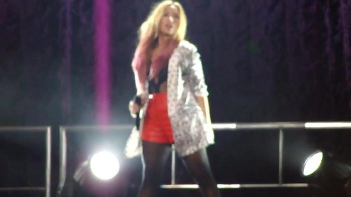 Entrance and All Night Long- Demi Lovato 05630 Entrance and All Night Long- Demi Lovato 05630