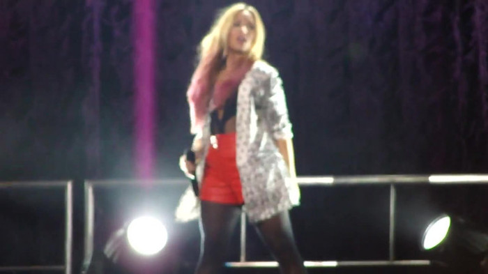 Entrance and All Night Long- Demi Lovato 05631 Entrance and All Night Long- Demi Lovato 05631