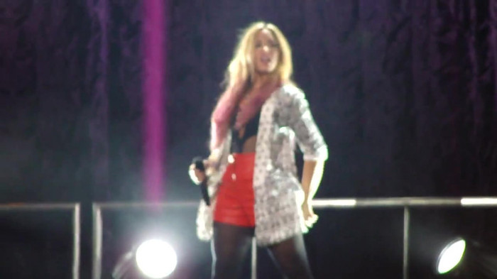 Entrance and All Night Long- Demi Lovato 05640 Entrance and All Night Long- Demi Lovato 05640