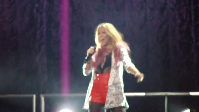 Entrance and All Night Long- Demi Lovato 05653 Entrance and All Night Long- Demi Lovato 05653