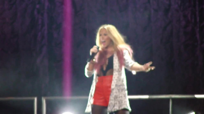 Entrance and All Night Long- Demi Lovato 05655 Entrance and All Night Long- Demi Lovato 05655