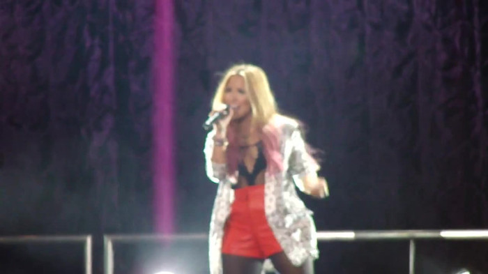 Entrance and All Night Long- Demi Lovato 05668 Entrance and All Night Long- Demi Lovato 05668