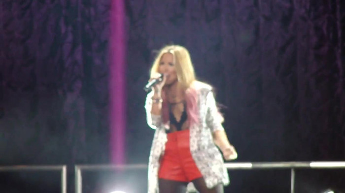 Entrance and All Night Long- Demi Lovato 05671 Entrance and All Night Long- Demi Lovato 05671