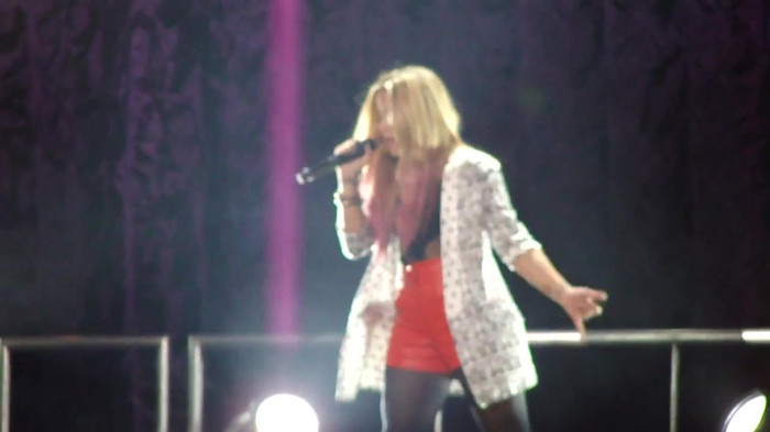 Entrance and All Night Long- Demi Lovato 05813 Entrance and All Night Long- Demi Lovato 05813