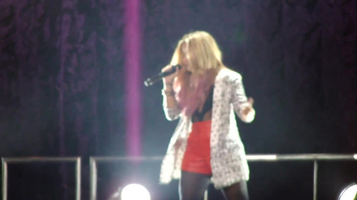 Entrance and All Night Long- Demi Lovato 05816 Entrance and All Night Long- Demi Lovato 05816