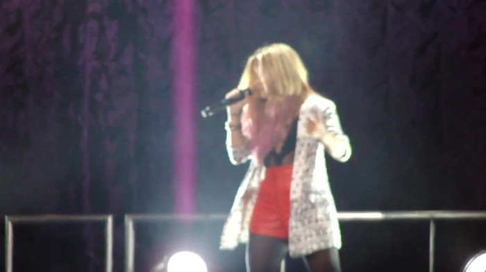 Entrance and All Night Long- Demi Lovato 05819 Entrance and All Night Long- Demi Lovato 05819