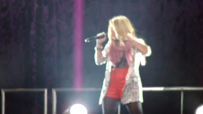 Entrance and All Night Long- Demi Lovato 05837 Entrance and All Night Long- Demi Lovato 05837