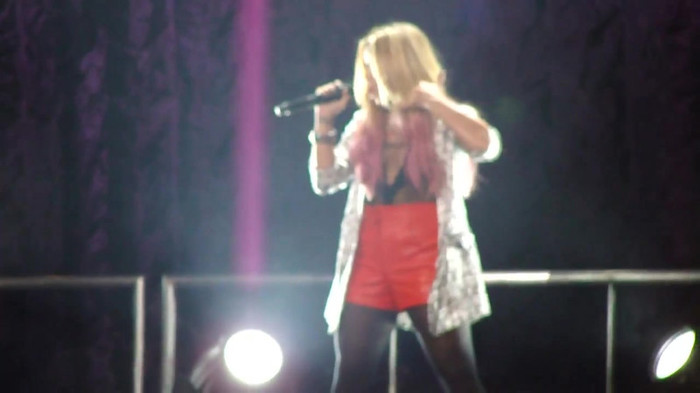 Entrance and All Night Long- Demi Lovato 05856 Entrance and All Night Long- Demi Lovato 05856
