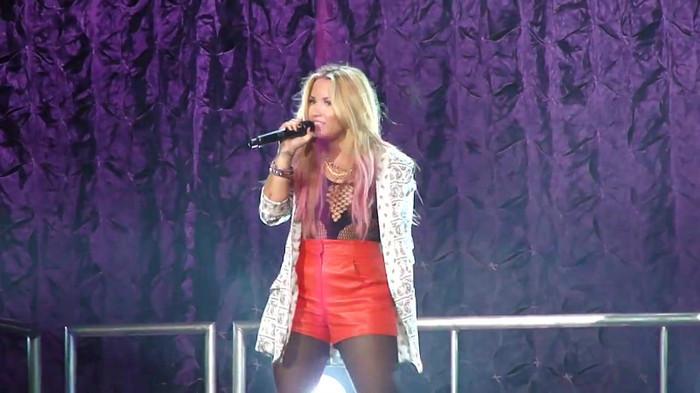 Entrance and All Night Long- Demi Lovato 07106 Entrance and All Night Long- Demi Lovato 07106