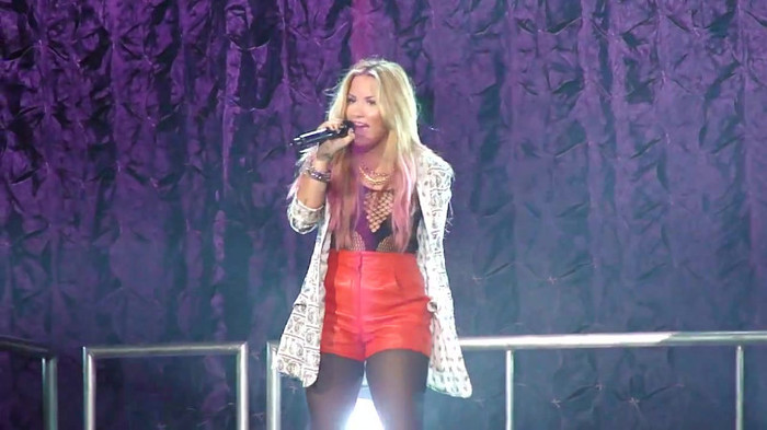 Entrance and All Night Long- Demi Lovato 07114 Entrance and All Night Long- Demi Lovato 07114