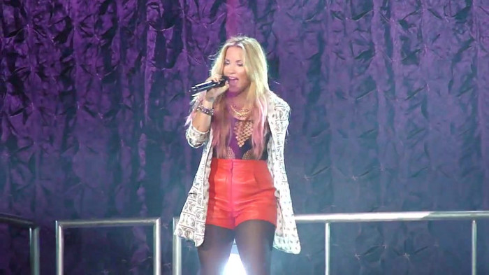 Entrance and All Night Long- Demi Lovato 07117 Entrance and All Night Long- Demi Lovato 07117