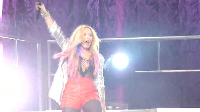 Entrance and All Night Long- Demi Lovato 07375 Entrance and All Night Long- Demi Lovato 07375