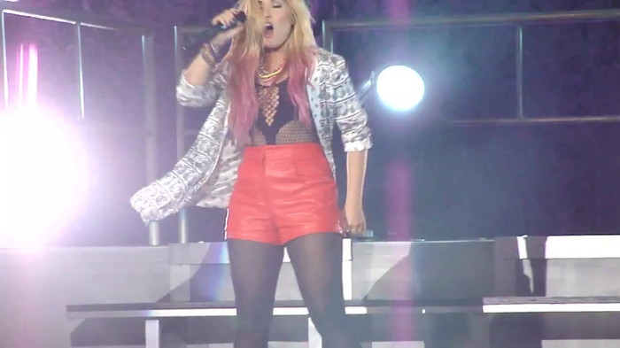 Entrance and All Night Long- Demi Lovato 07394 Entrance and All Night Long- Demi Lovato 07394