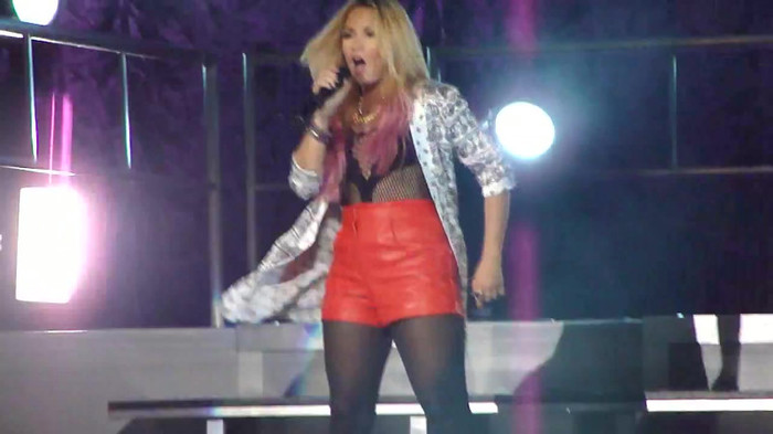 Entrance and All Night Long- Demi Lovato 07401 Entrance and All Night Long- Demi Lovato 07401