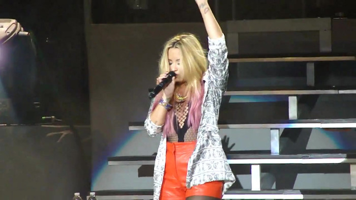 Entrance and All Night Long- Demi Lovato 08510
