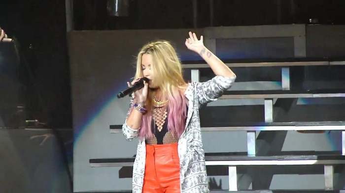 Entrance and All Night Long- Demi Lovato 08531