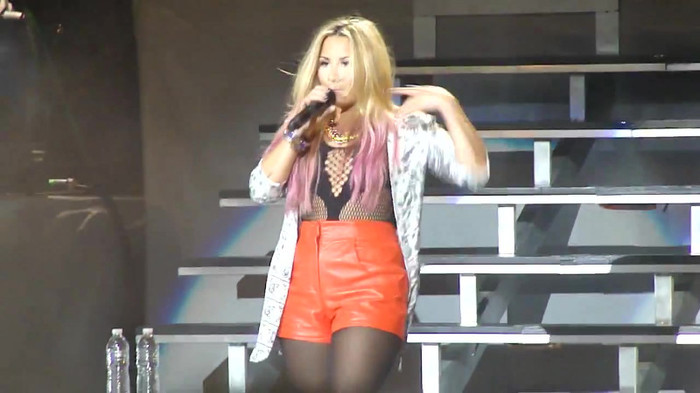 Entrance and All Night Long- Demi Lovato 08437