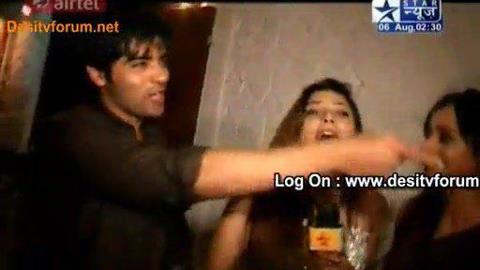 575604_309904292435462_1718396909_n - sara khan13