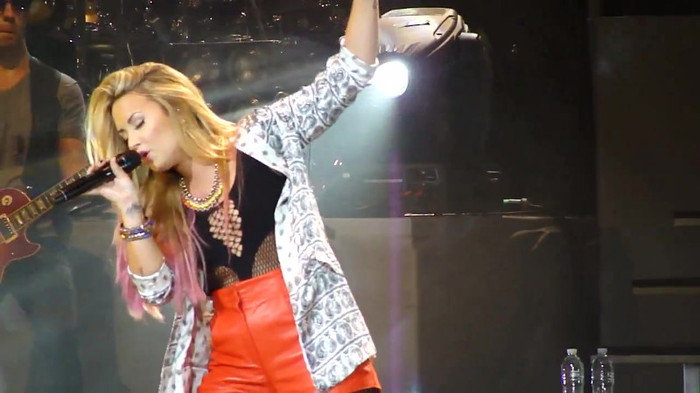 Entrance and All Night Long- Demi Lovato 09268