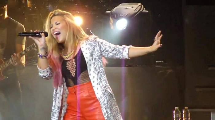 Entrance and All Night Long- Demi Lovato 09377