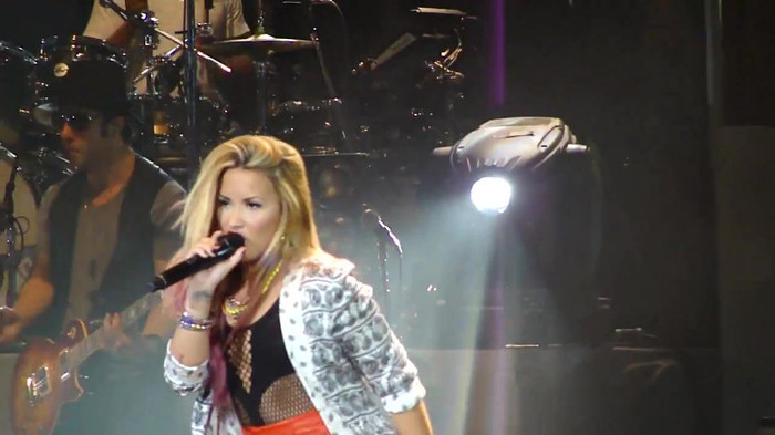 Entrance and All Night Long- Demi Lovato 09560