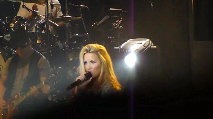 Entrance and All Night Long- Demi Lovato 09586 Entrance and All Night Long- Demi Lovato 09586