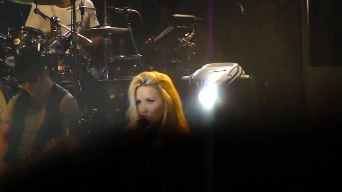 Entrance and All Night Long- Demi Lovato 09588 Entrance and All Night Long- Demi Lovato 09588