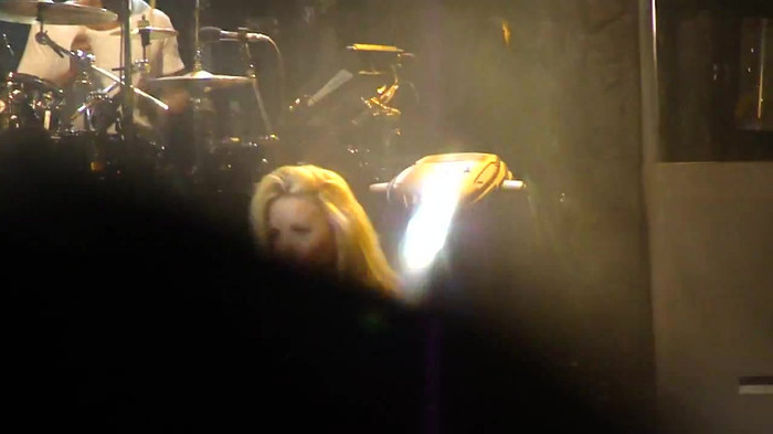 Entrance and All Night Long- Demi Lovato 09613 Entrance and All Night Long- Demi Lovato 09613