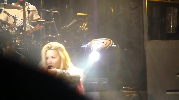 Entrance and All Night Long- Demi Lovato 09630 Entrance and All Night Long- Demi Lovato 09630