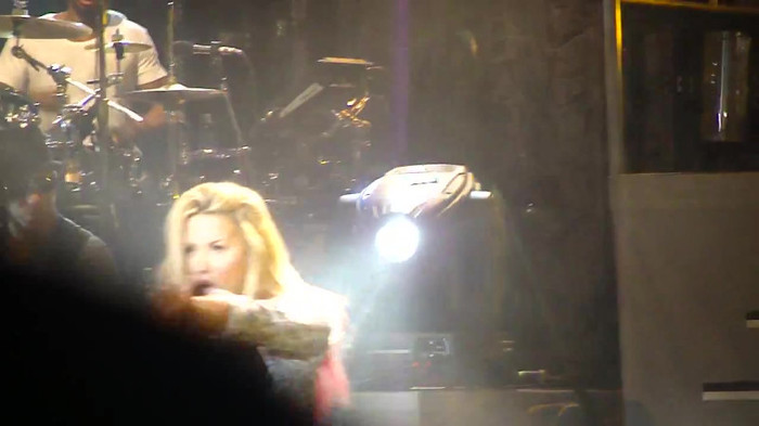 Entrance and All Night Long- Demi Lovato 09631 Entrance and All Night Long- Demi Lovato 09631