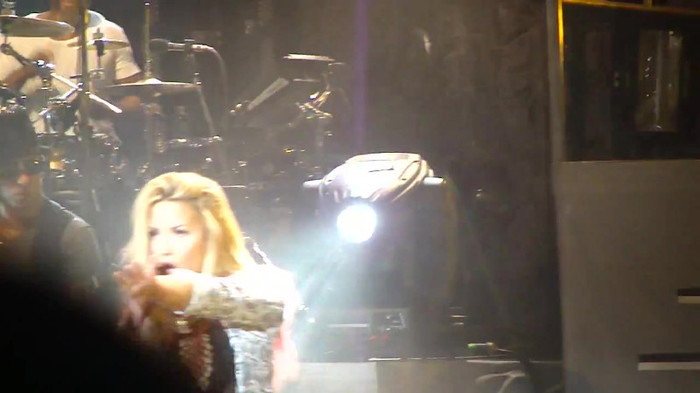 Entrance and All Night Long- Demi Lovato 09635 Entrance and All Night Long- Demi Lovato 09635
