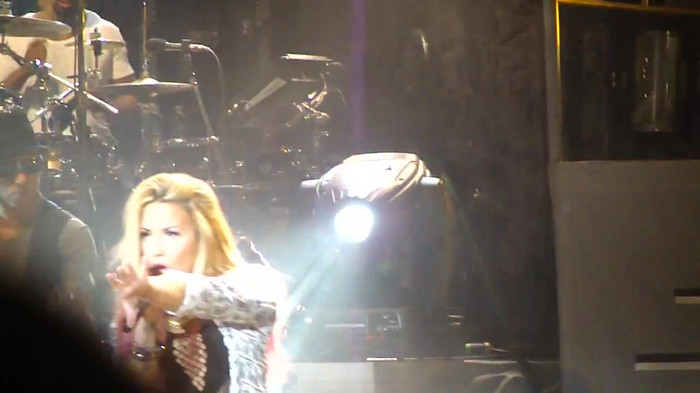 Entrance and All Night Long- Demi Lovato 09638 Entrance and All Night Long- Demi Lovato 09638