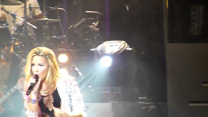 Entrance and All Night Long- Demi Lovato 09661 Entrance and All Night Long- Demi Lovato 09661