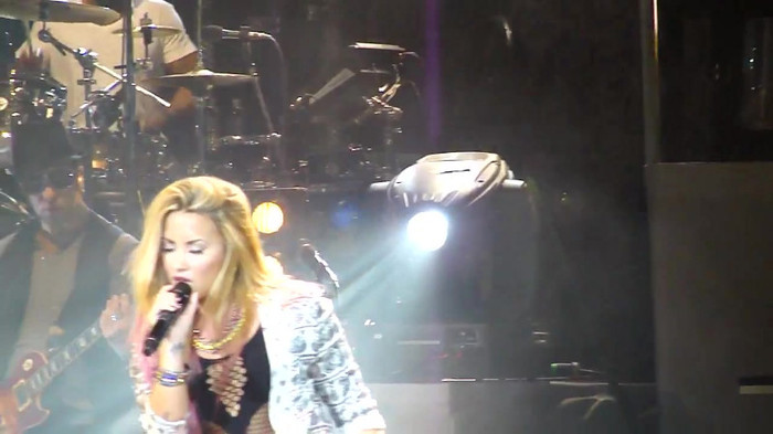 Entrance and All Night Long- Demi Lovato 09673 Entrance and All Night Long- Demi Lovato 09673
