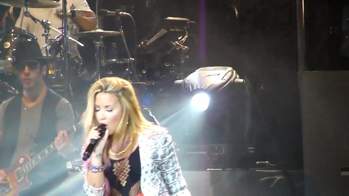 Entrance and All Night Long- Demi Lovato 09687 Entrance and All Night Long- Demi Lovato 09687