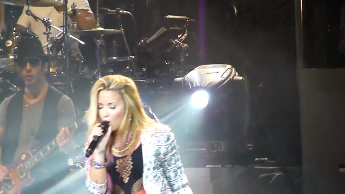 Entrance and All Night Long- Demi Lovato 09688 Entrance and All Night Long- Demi Lovato 09688